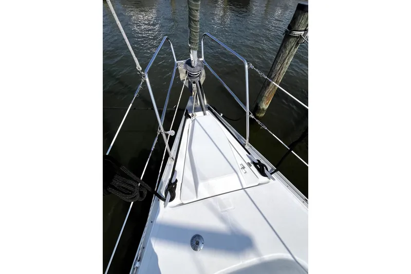 Slide: The Image of Bow of 2006 Beneteau Oceanis 393 sailboat docked at marina. - 61