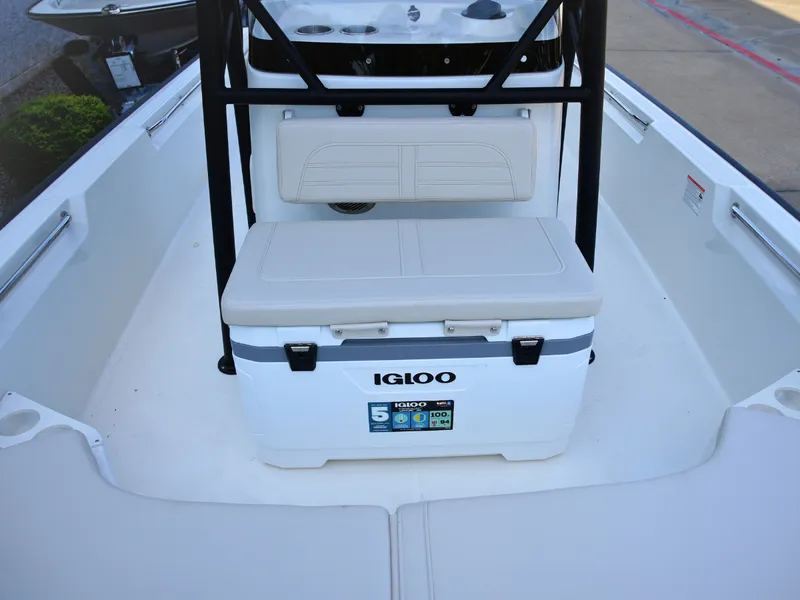 Slide: The Image of Boston Whaler 190 Montauk 2027 - 21