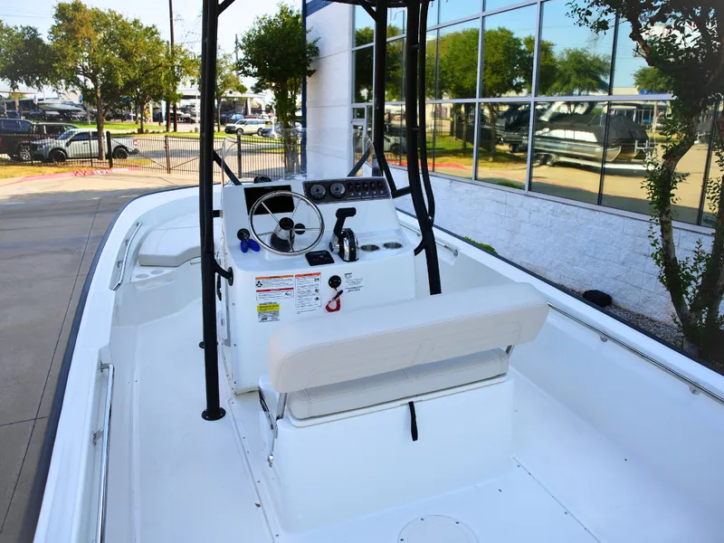 Slide: The Image of Boston Whaler 190 Montauk 2027 - 7