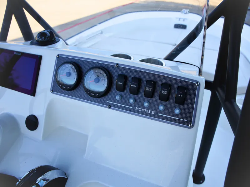 Slide: The Image of Boston Whaler 190 Montauk 2027 - 14