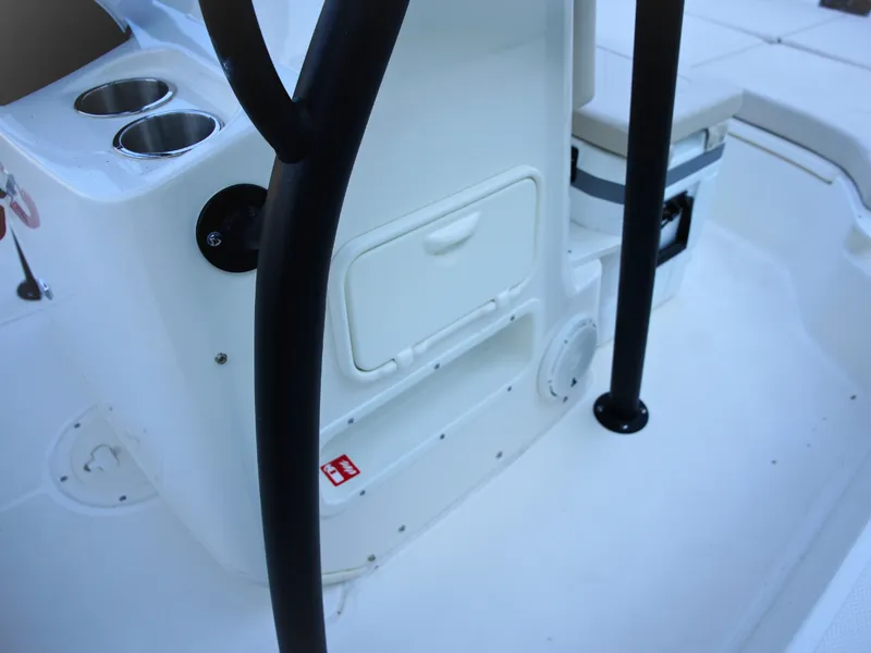 Slide: The Image of Boston Whaler 190 Montauk 2027 - 17