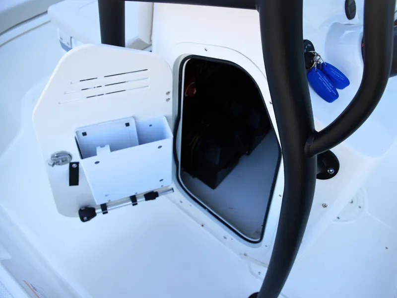 Slide: The Image of Boston Whaler 190 Montauk 2027 - 18