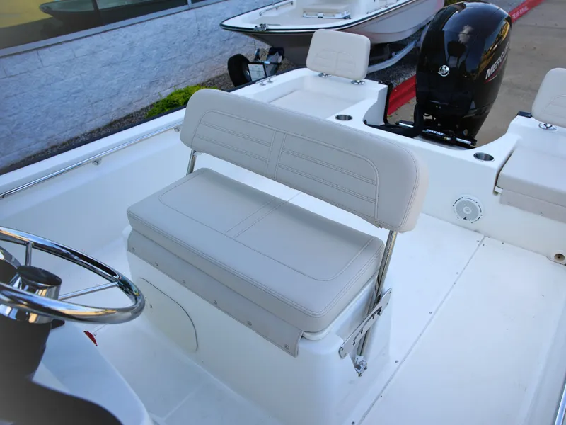 Slide: The Image of Boston Whaler 190 Montauk 2027 - 10