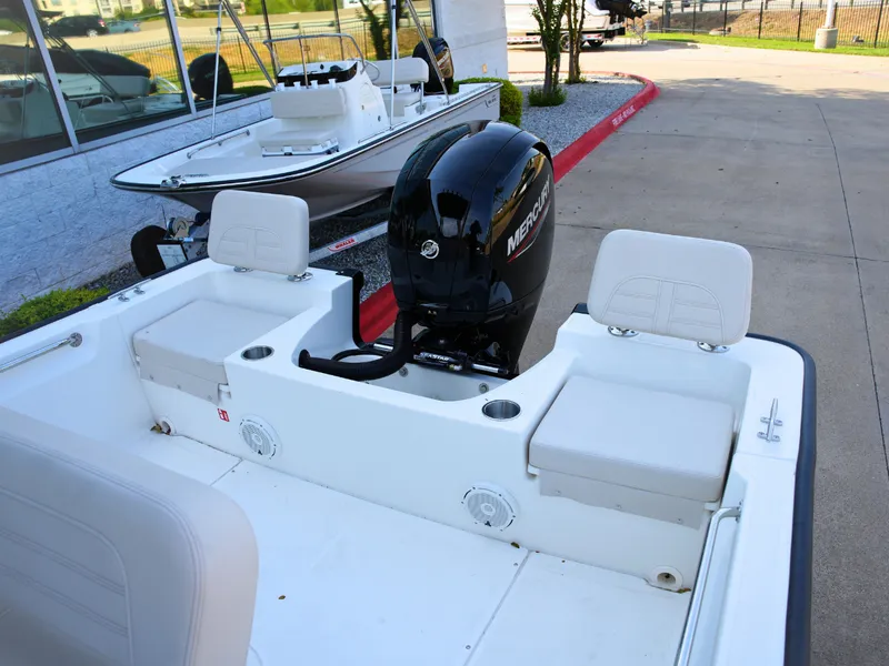 Slide: The Image of Boston Whaler 190 Montauk 2027 - 8