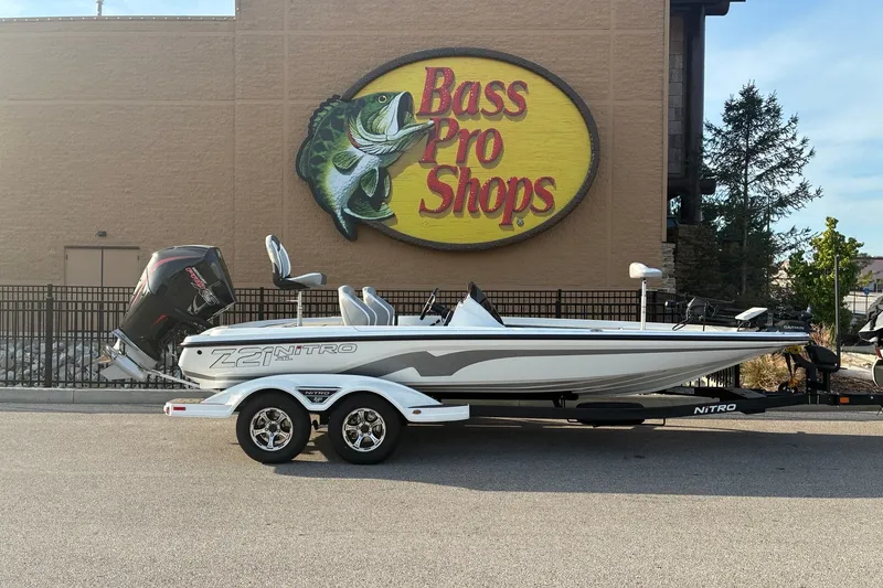 The Image of 2026 Nitro Z21 XL Pro boat parked outside Bass Pro Shops. - 0