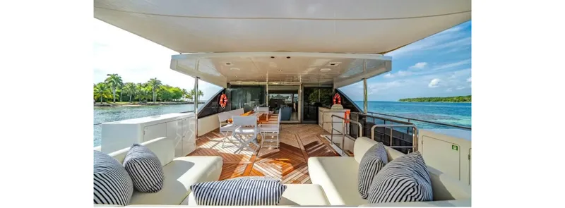 Slide: The Image of Ocean Alexander 30 Revolution Skylounge 2024 - 2
