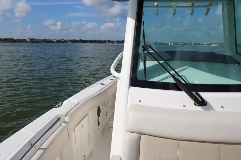 Slide: The Image of Boston Whaler 250 Outrage 2027 - 13