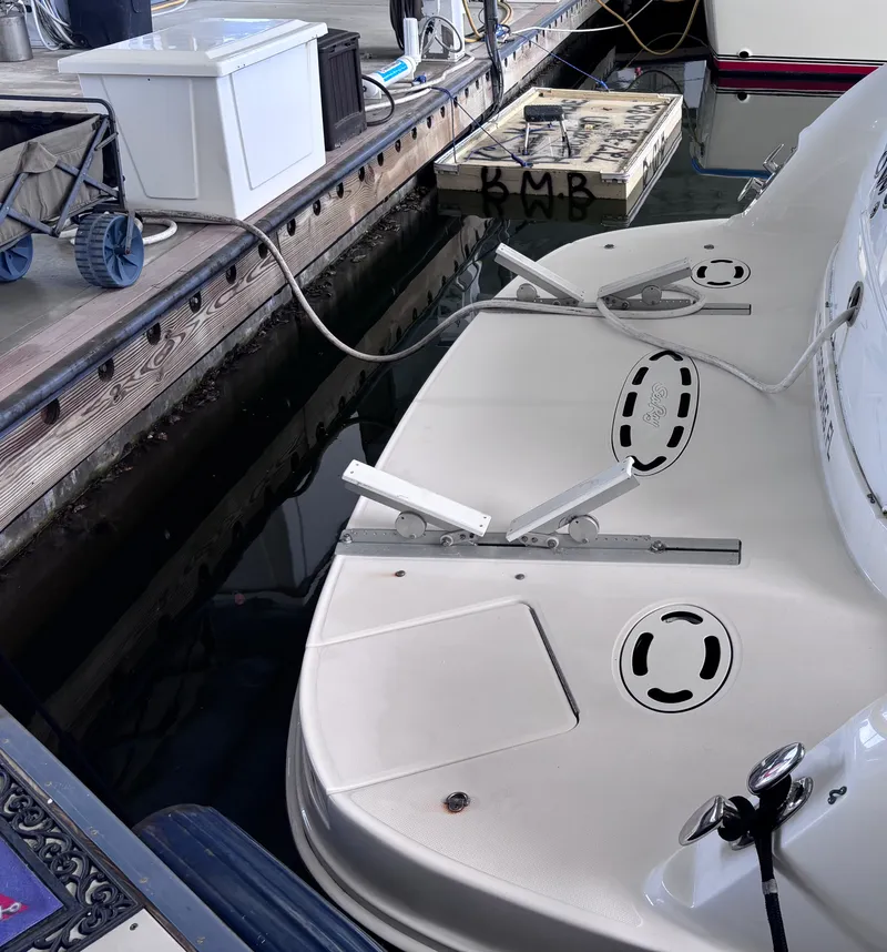 Slide: The Image of Sea Ray 550 SEDAN BRIDGE 2005 - 2