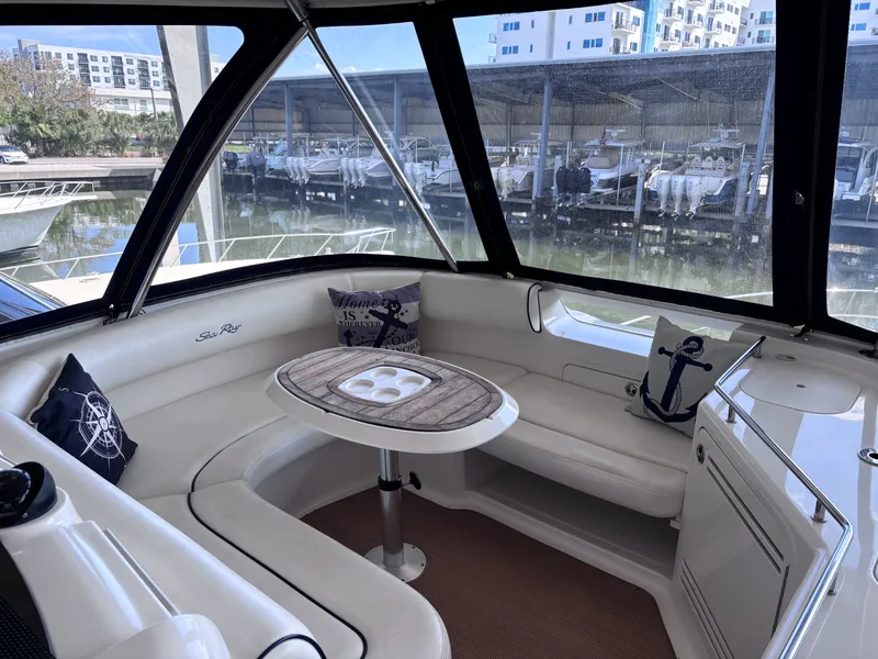 Slide: The Image of Sea Ray 550 SEDAN BRIDGE 2005 - 10