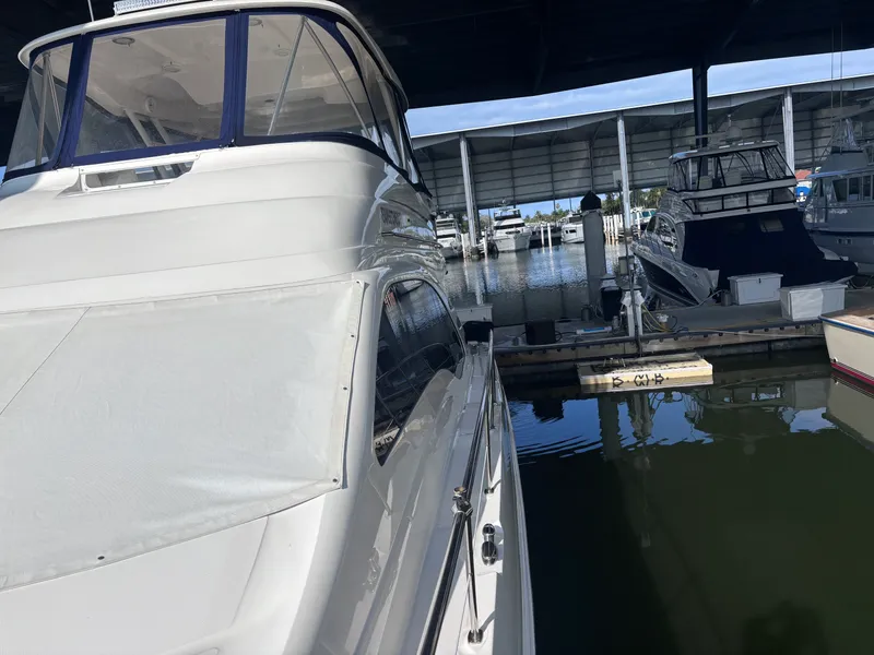Slide: The Image of Sea Ray 550 SEDAN BRIDGE 2005 - 12