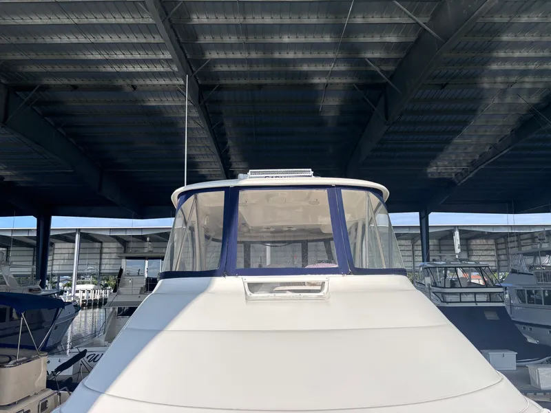 Slide: The Image of Sea Ray 550 SEDAN BRIDGE 2005 - 16
