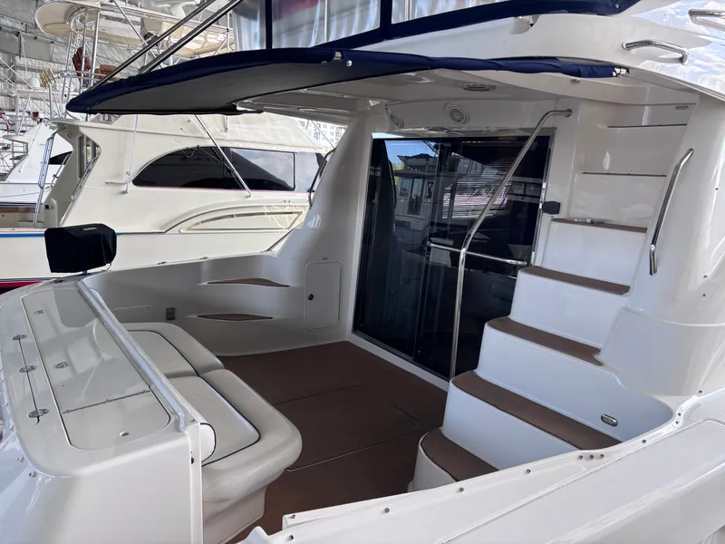 Slide: The Image of Sea Ray 550 SEDAN BRIDGE 2005 - 9