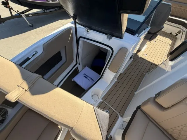 Slide: The Image of Sea Ray 280 SLX 2022 - 6