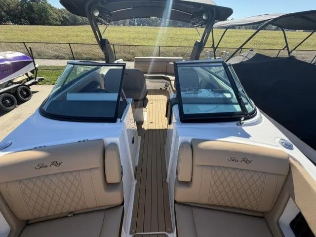Slide: The Image of Sea Ray 280 SLX 2022 - 5
