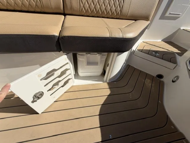 Slide: The Image of Sea Ray 280 SLX 2022 - 15