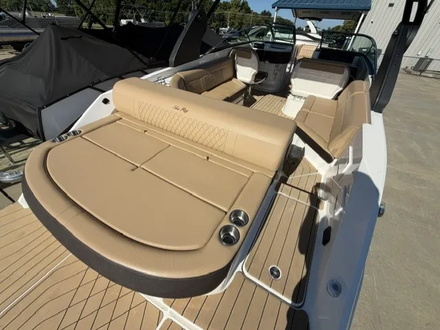 Slide: The Image of Sea Ray 280 SLX 2022 - 3