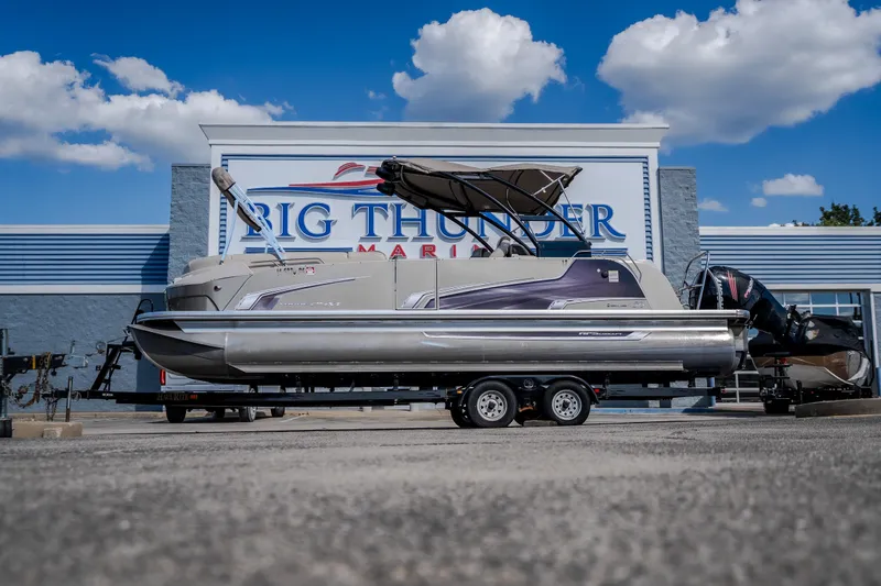 The Image of 2017 Princecraft Vogue 25 XT pontoon boat at Big Thunder Marina. - 1