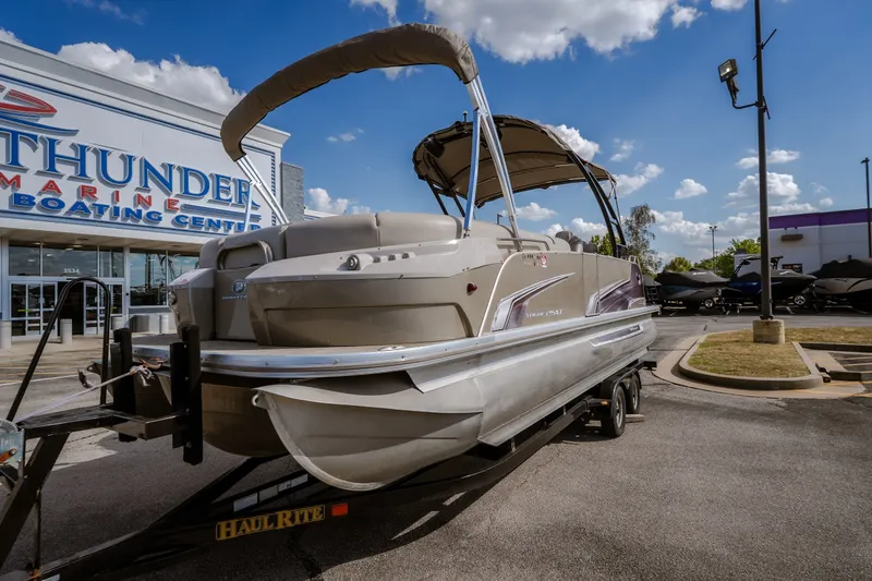 Slide: The Image of 2017 Princecraft Vogue 25 XT pontoon boat at Thunder Marine Boating Center. - 18