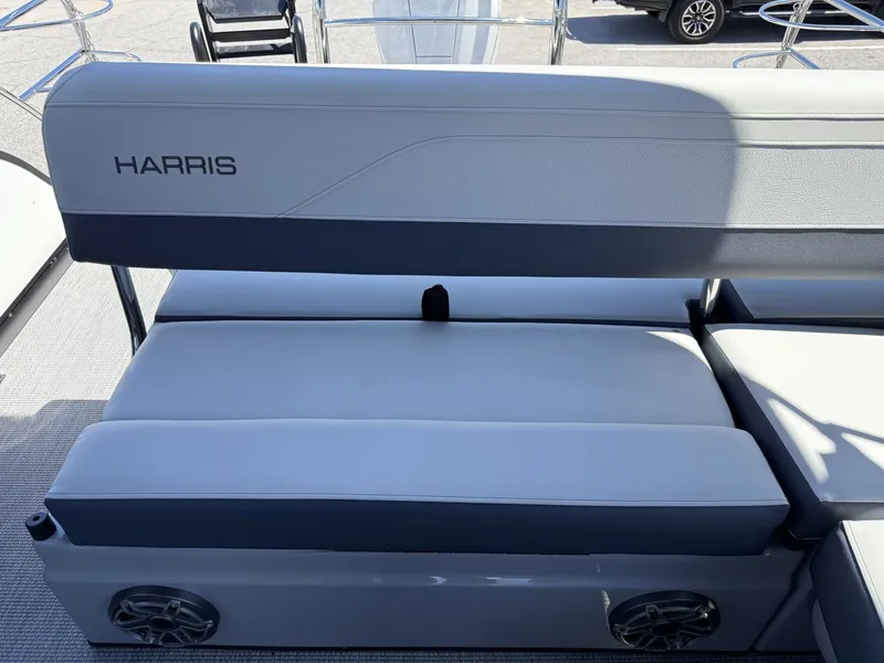 Slide: The Image of Harris Grand Mariner 250 2027 - 38