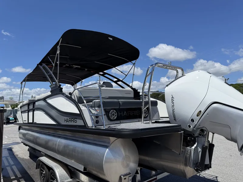 Slide: The Image of Harris Grand Mariner 250 2027 - 4
