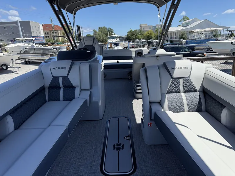 Slide: The Image of Harris Grand Mariner 250 2027 - 20