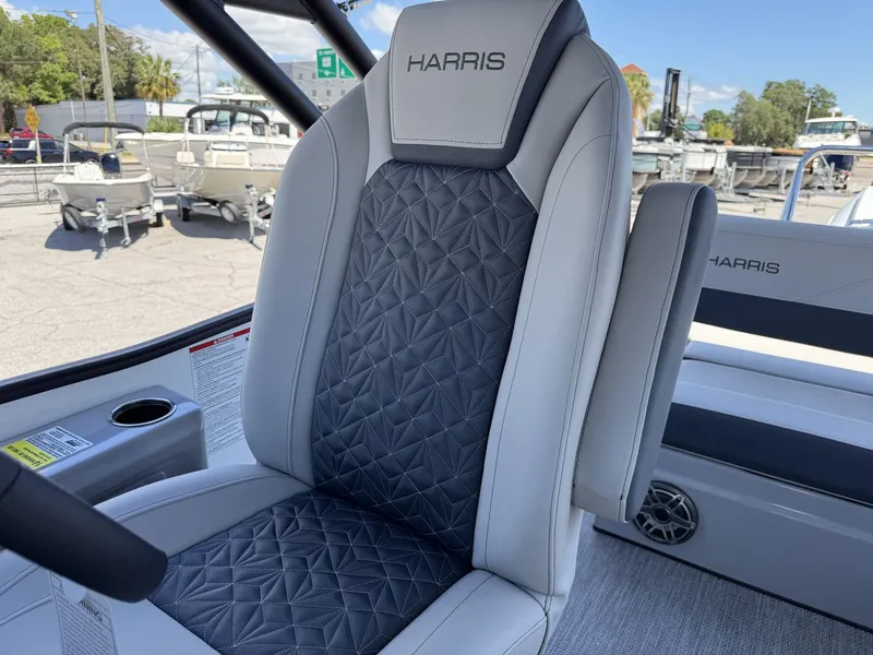 Slide: The Image of Harris Grand Mariner 250 2027 - 34