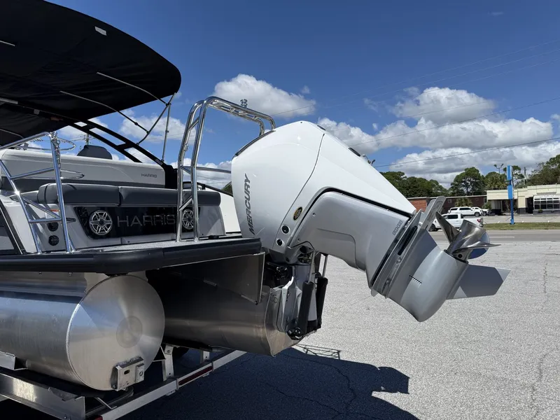 Slide: The Image of Harris Grand Mariner 250 2027 - 5