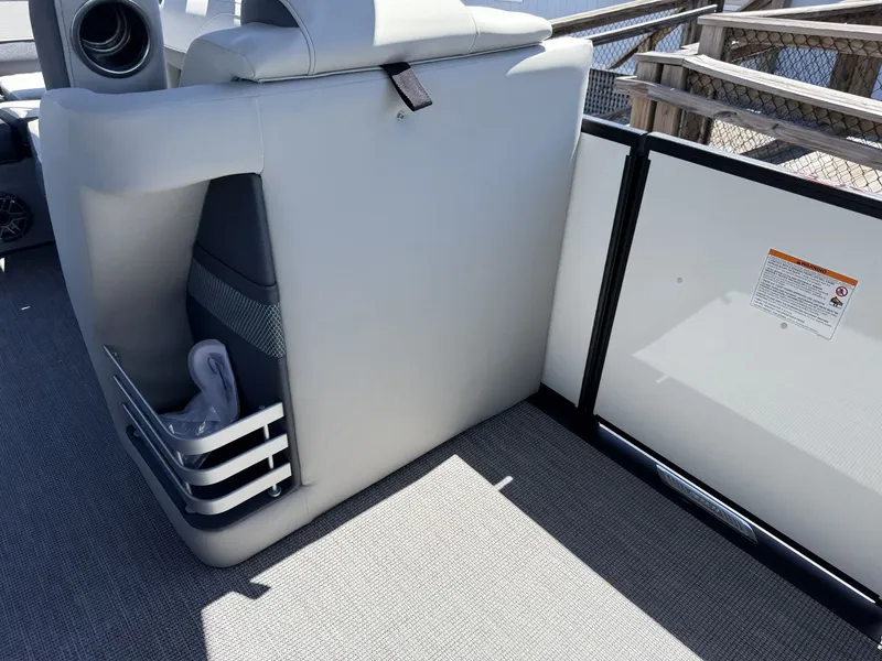 Slide: The Image of Harris Grand Mariner 250 2027 - 27
