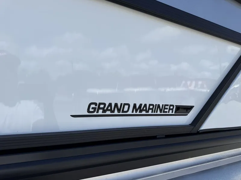 Slide: The Image of Harris Grand Mariner 250 2027 - 15