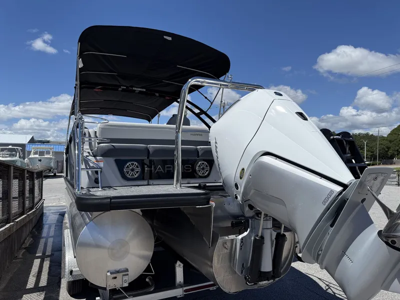 Slide: The Image of Harris Grand Mariner 250 2027 - 6
