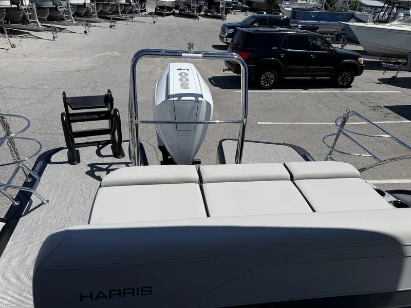 Slide: The Image of Harris Grand Mariner 250 2027 - 44