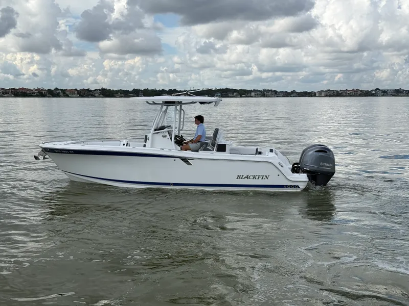 The Image of Blackfin 252 CC 2021 - 0
