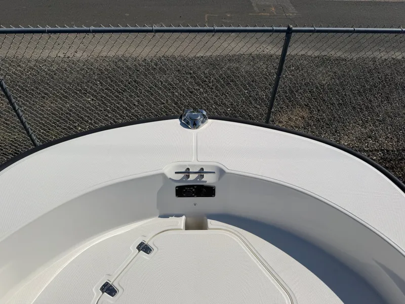 Slide: The Image of Boston Whaler 210 MONTAUK 2018 - 25