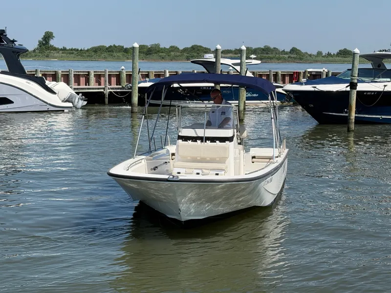 Slide: The Image of Boston Whaler 210 MONTAUK 2018 - 33