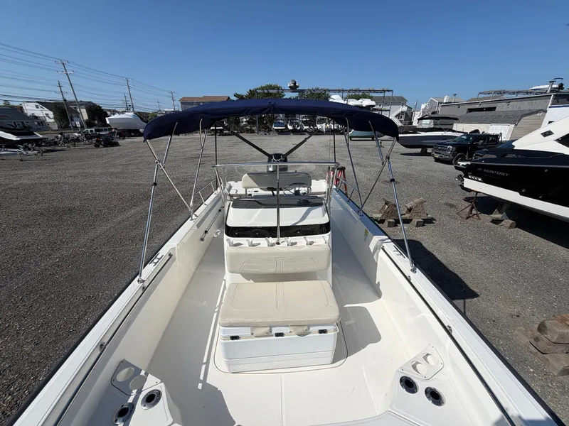 Slide: The Image of Boston Whaler 210 MONTAUK 2018 - 26