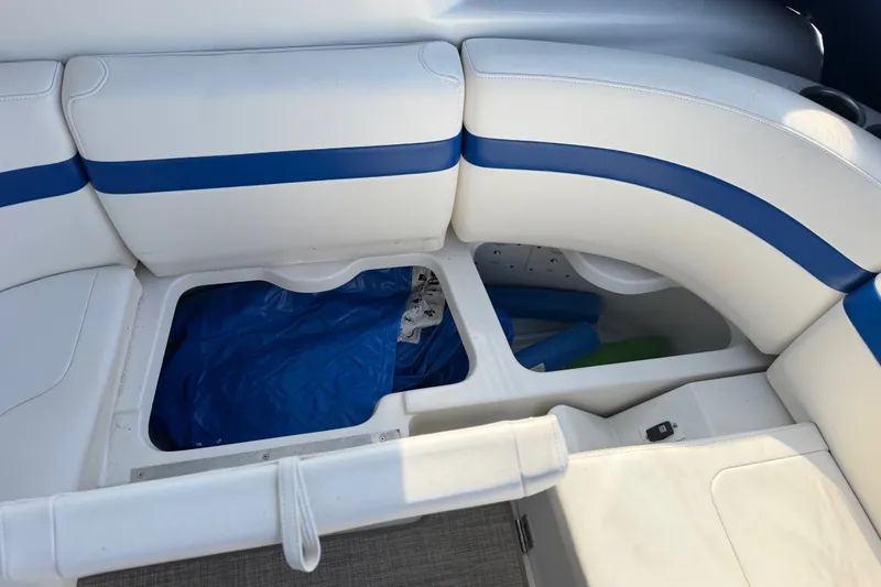 Slide: The Image of Formula 37 Performance Cruiser 2003 - 62
