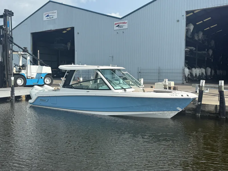 The Image of Boston Whaler 330 Vantage 2027 - 0