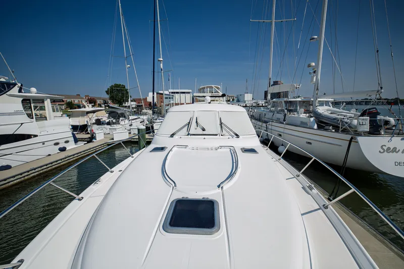 Slide: The Image of Tiara 4400 Sovran 2006 - 59