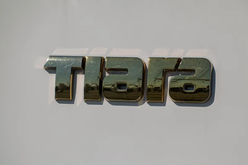 Slide: The Image of Tiara 4400 Sovran 2006 - 55