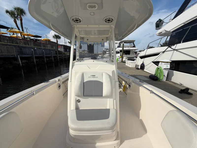 Slide: The Image of Cobia 262 Center Console 2020 - 34