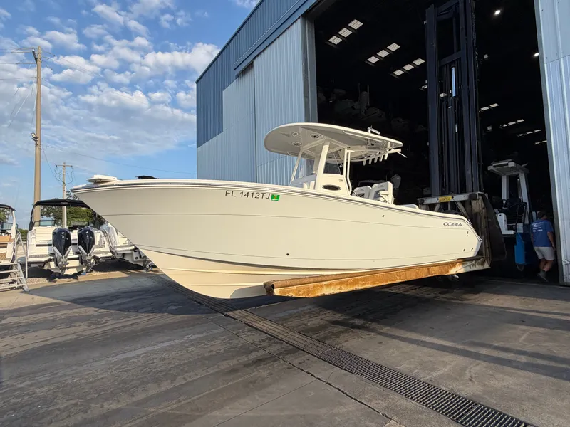 Slide: The Image of Cobia 262 Center Console 2020 - 44