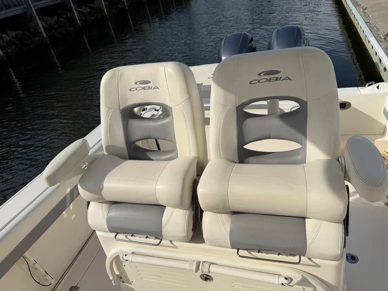 Slide: The Image of Cobia 262 Center Console 2020 - 19