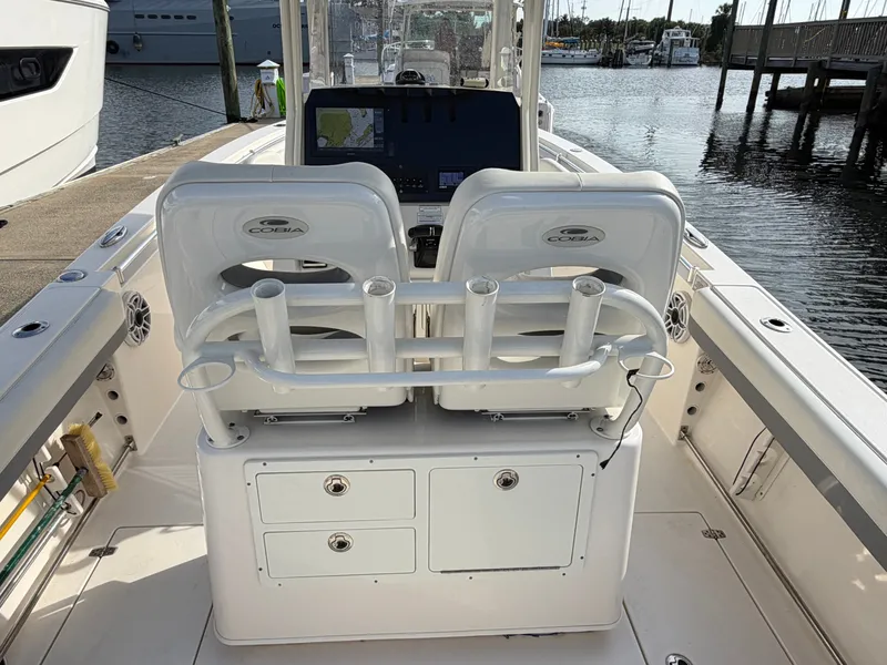 Slide: The Image of Cobia 262 Center Console 2020 - 16