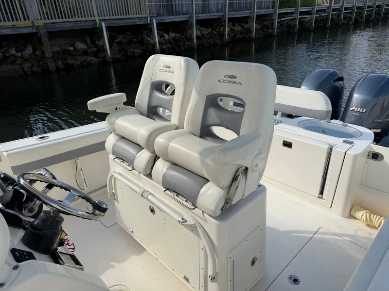 Slide: The Image of Cobia 262 Center Console 2020 - 18