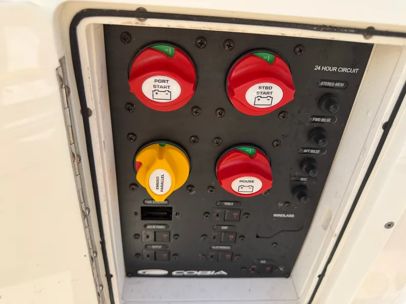 Slide: The Image of Cobia 262 Center Console 2020 - 42