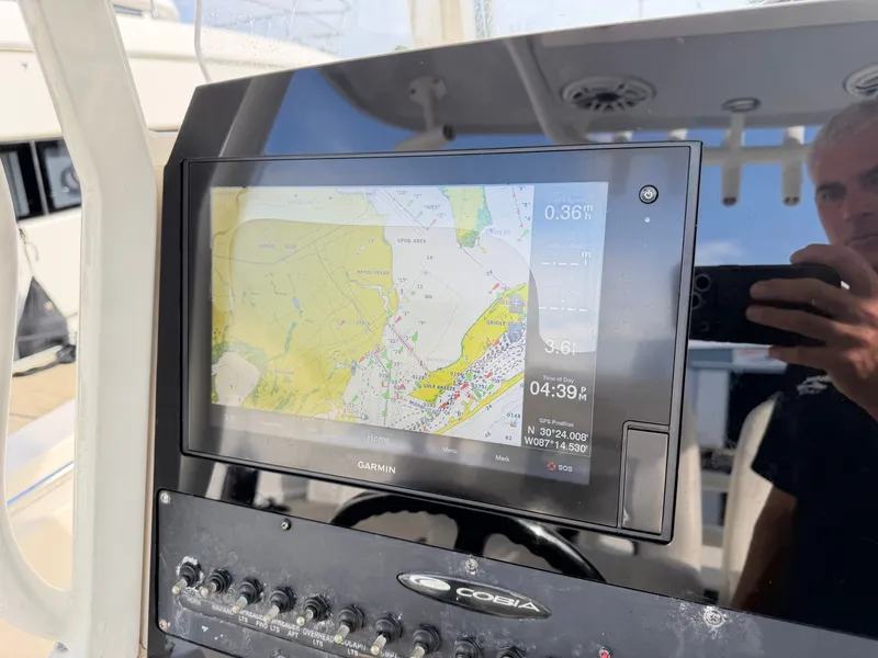Slide: The Image of Cobia 262 Center Console 2020 - 22