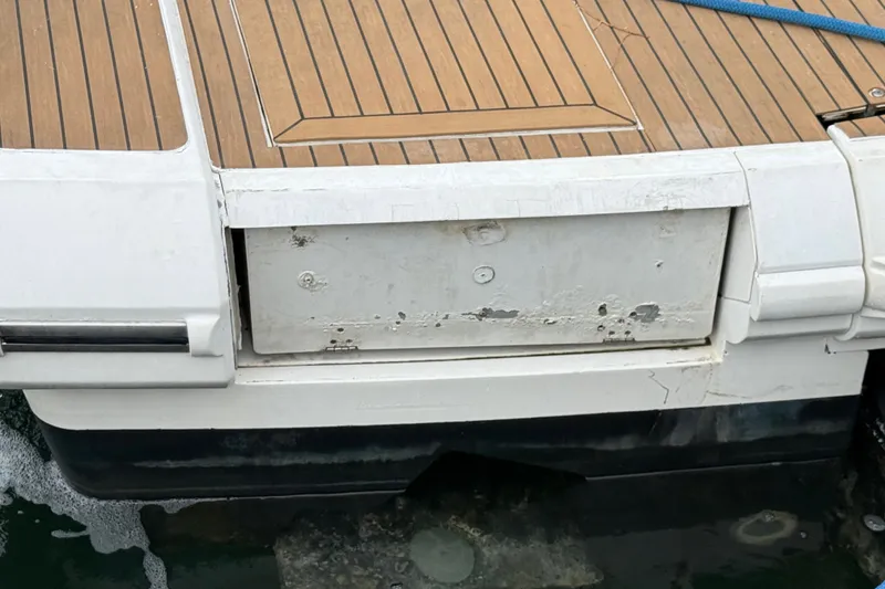 Slide: The Image of Rear view of a 2012 Fairline Targa 58 yacht with teak decking. - 78