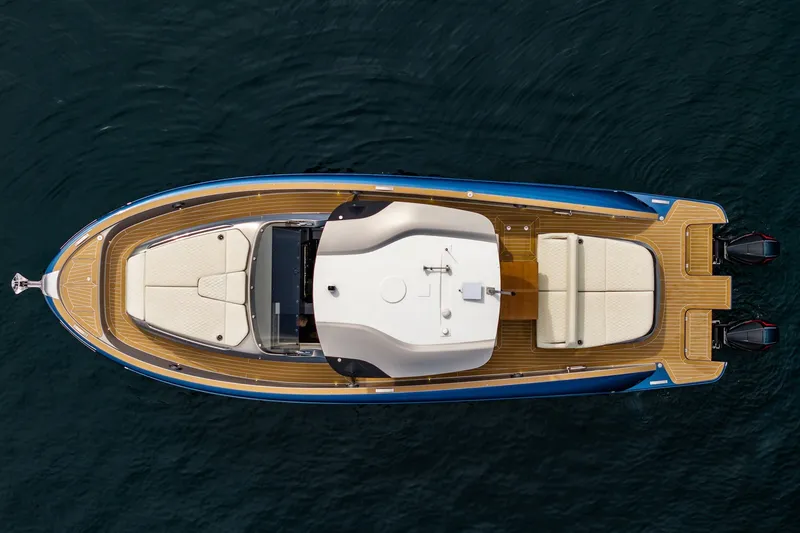 Slide: The Image of Top view of 2024 Solaris Power 40F Open yacht on water, showcasing sleek design and spacious deck. - 19