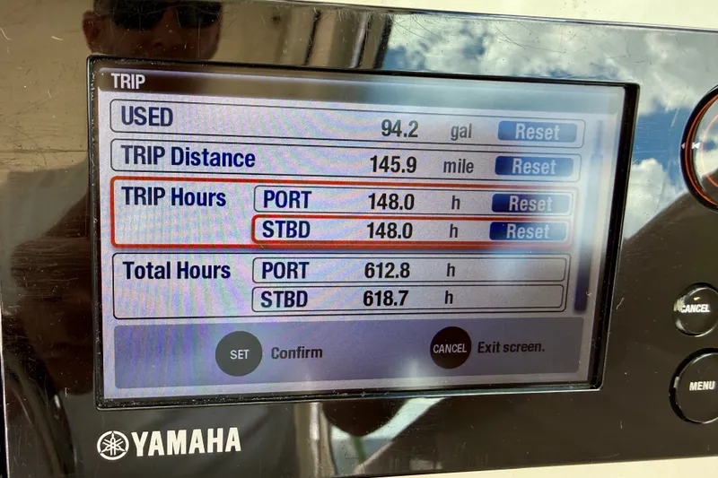 Slide: The Image of Yamaha display showing trip data for 2017 Parker 2810 XLD Walkaround boat. - 29