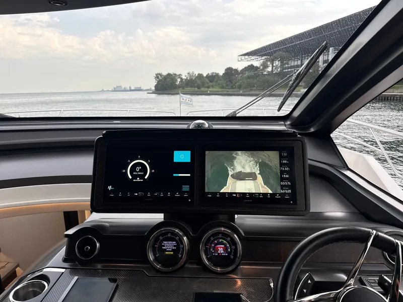 Slide: The Image of Sunseeker Predator 65 2023 - 30